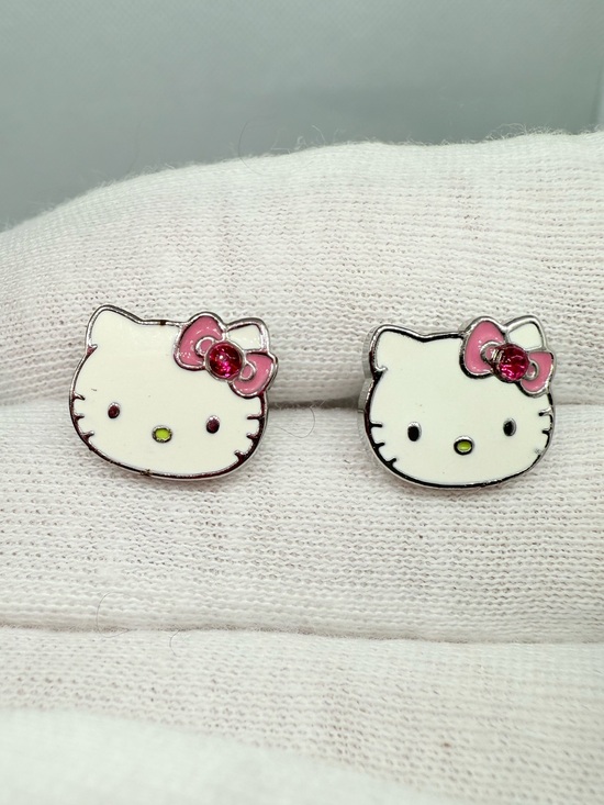 Hello Kitty Other - Hello Kitty White Face Pink Bow Kids Stud Earrings!